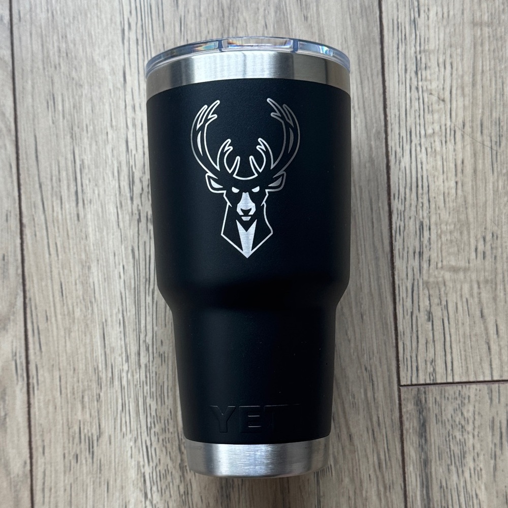 YETI Milwaukee Bucks 30z Tumbler Matte Black Fear the Deer Logo NBA New NWT